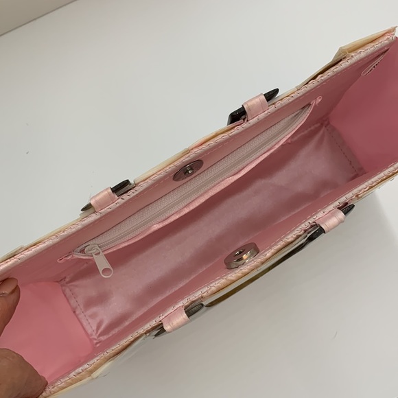 Pink Pearl shell bag - Picture 3 of 10